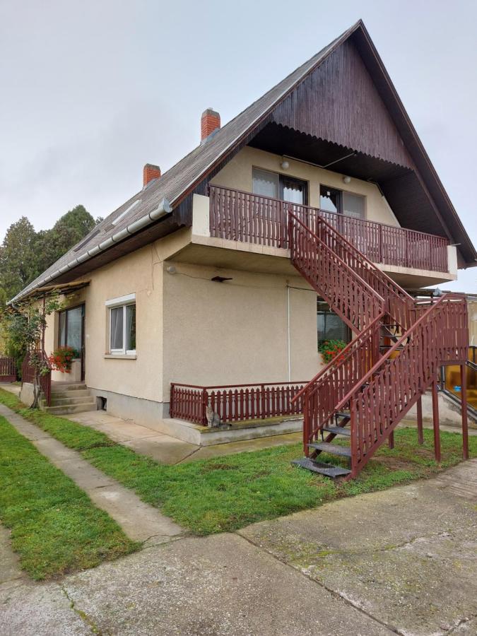 Panna Apartmanház Balatonlelle Exterior foto